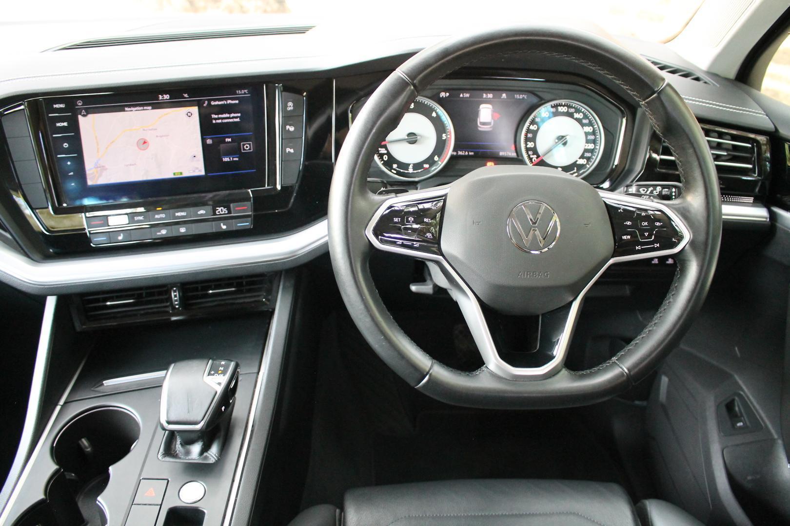 2020 Volkswagen Touareg 170TDI — photo 11