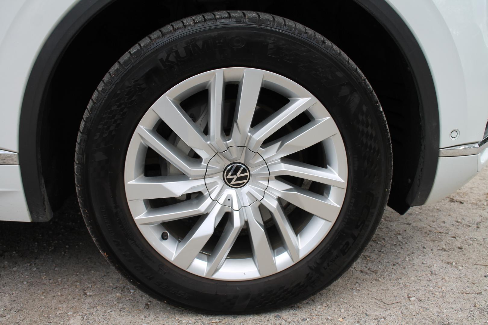 2020 Volkswagen Touareg 170TDI — photo 18