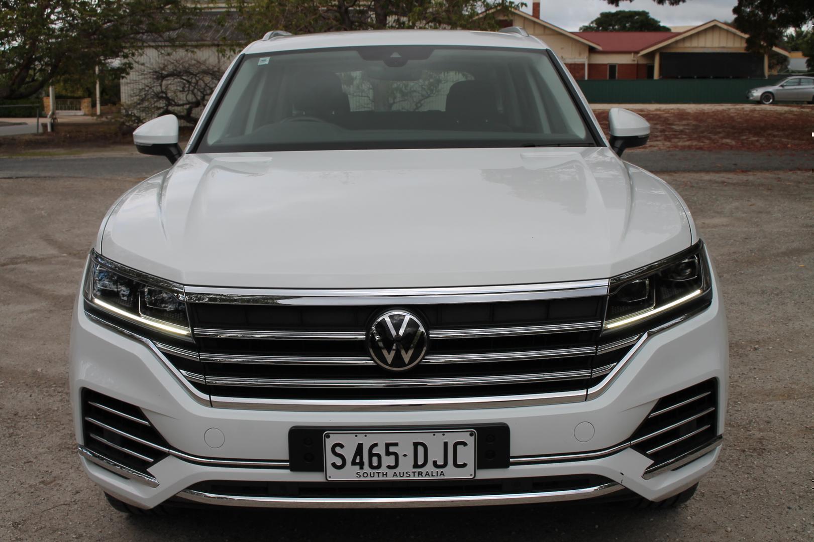 2020 Volkswagen Touareg 170TDI — photo 2