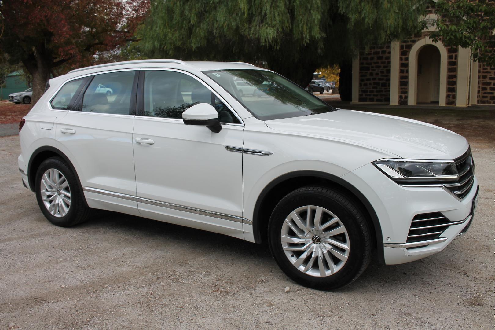 2020 Volkswagen Touareg 170TDI — photo 20