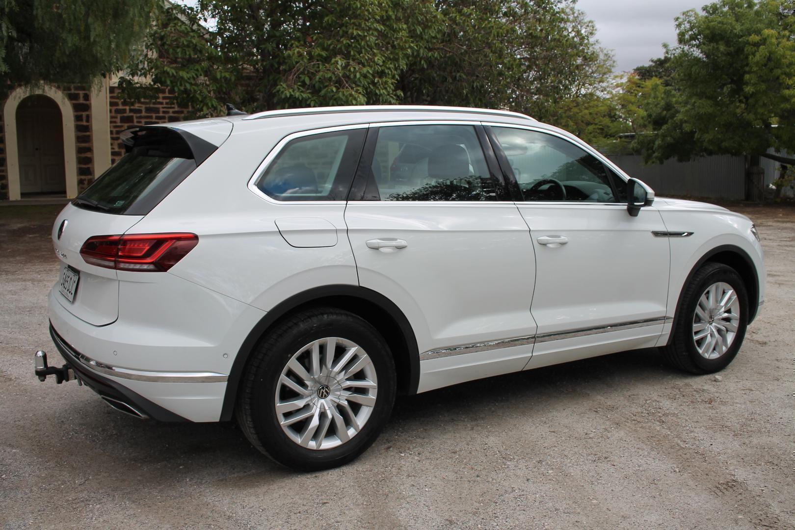 2020 Volkswagen Touareg 170TDI — photo 4