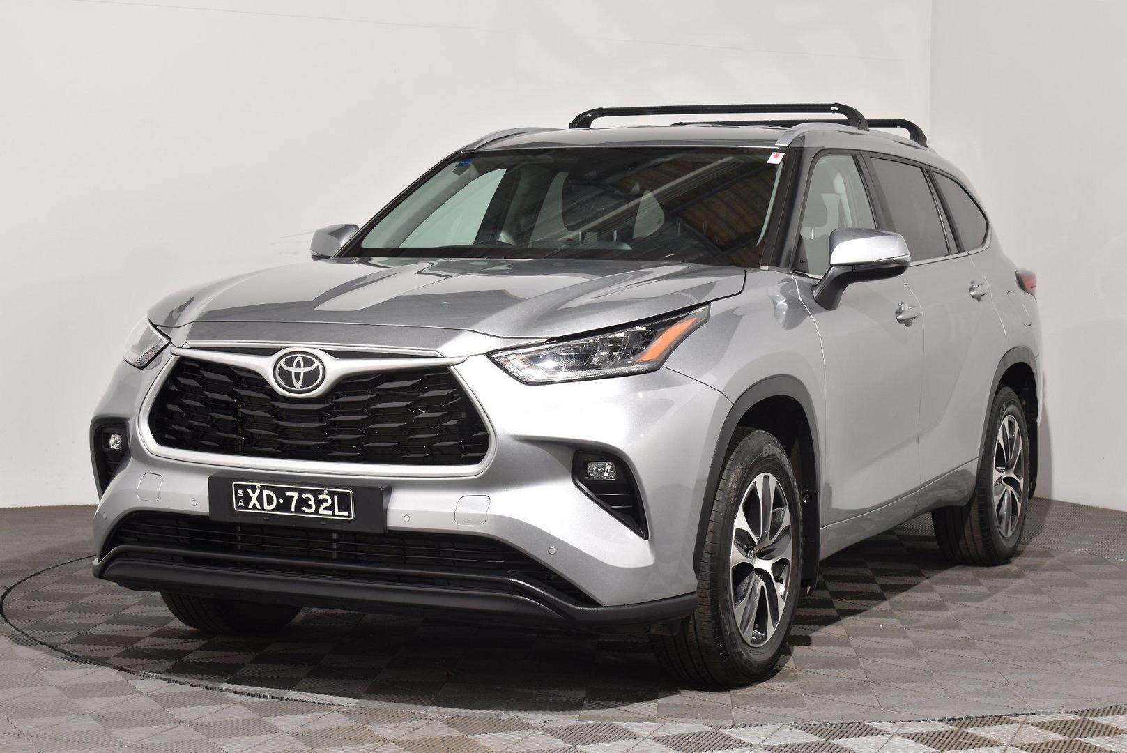 2023 Toyota Kluger GXL — photo 13 of 27