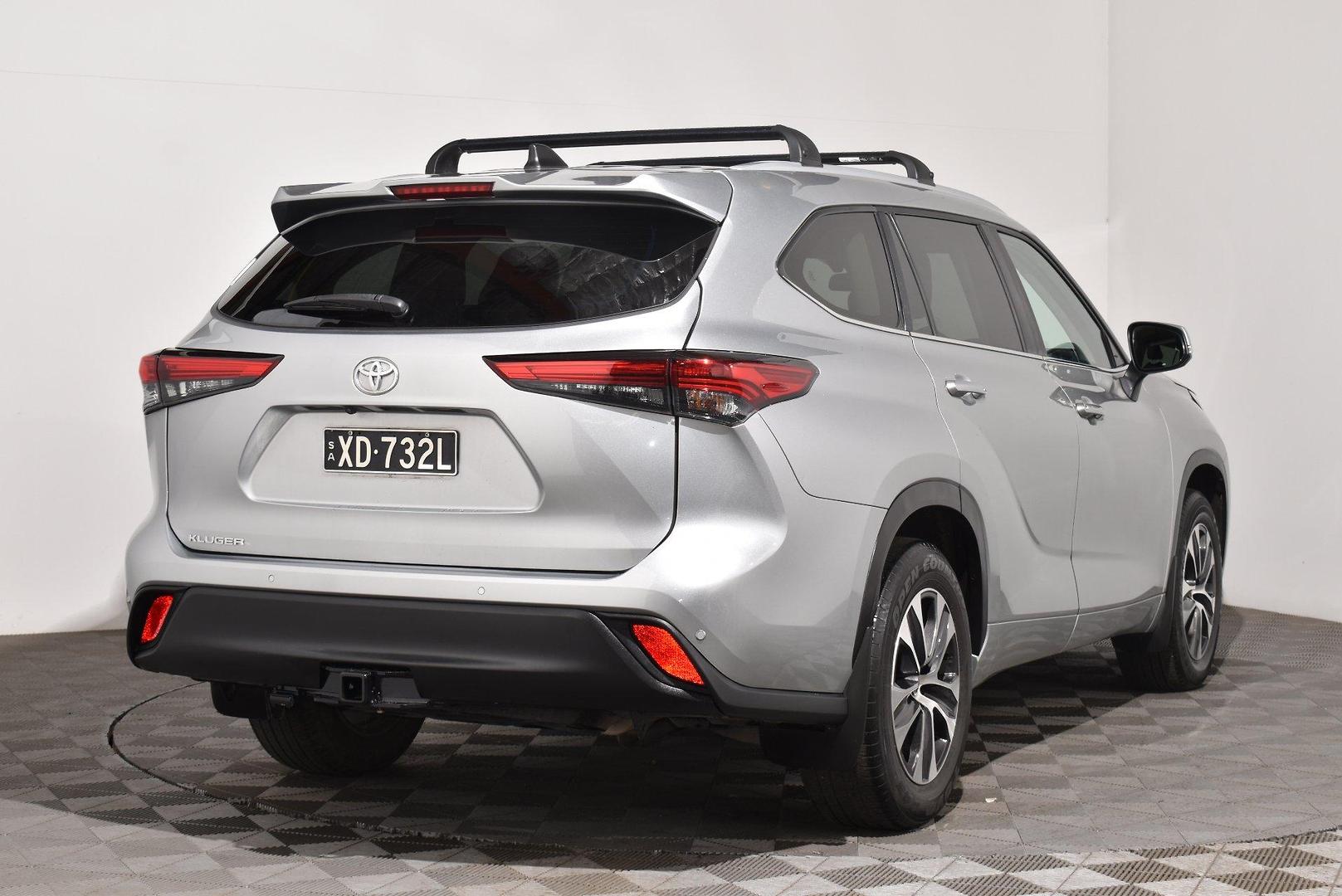 2023 Toyota Kluger GXL — photo 14 of 27