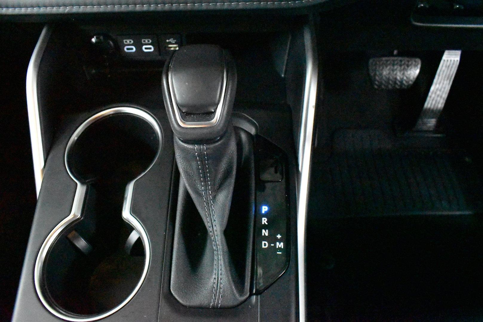 2023 Toyota Kluger GXL — photo 20 of 27
