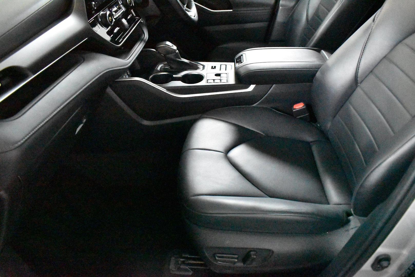 2023 Toyota Kluger GXL — photo 7 of 27