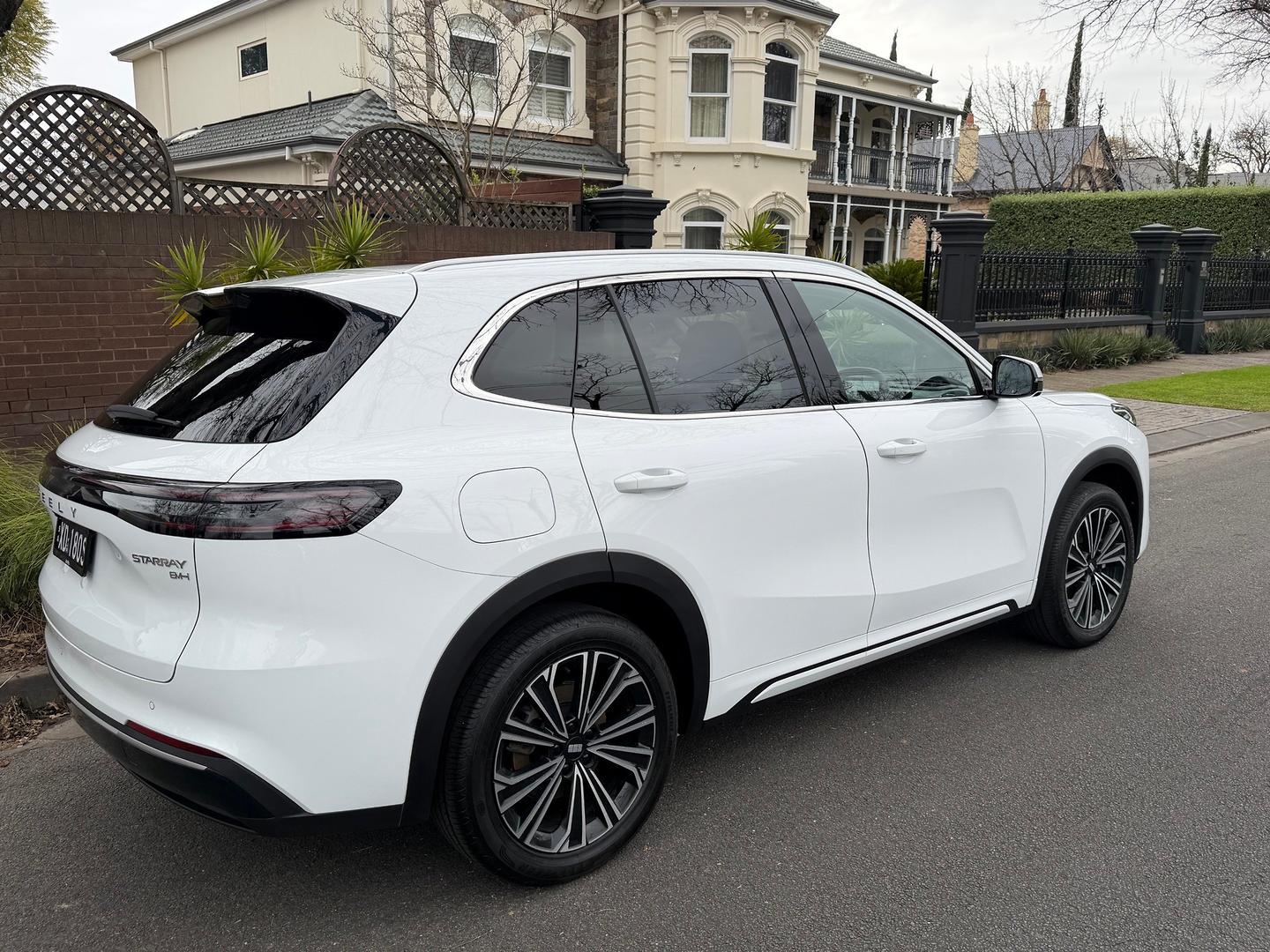 2025 Geely Starray EM-i Inspire — photo 2