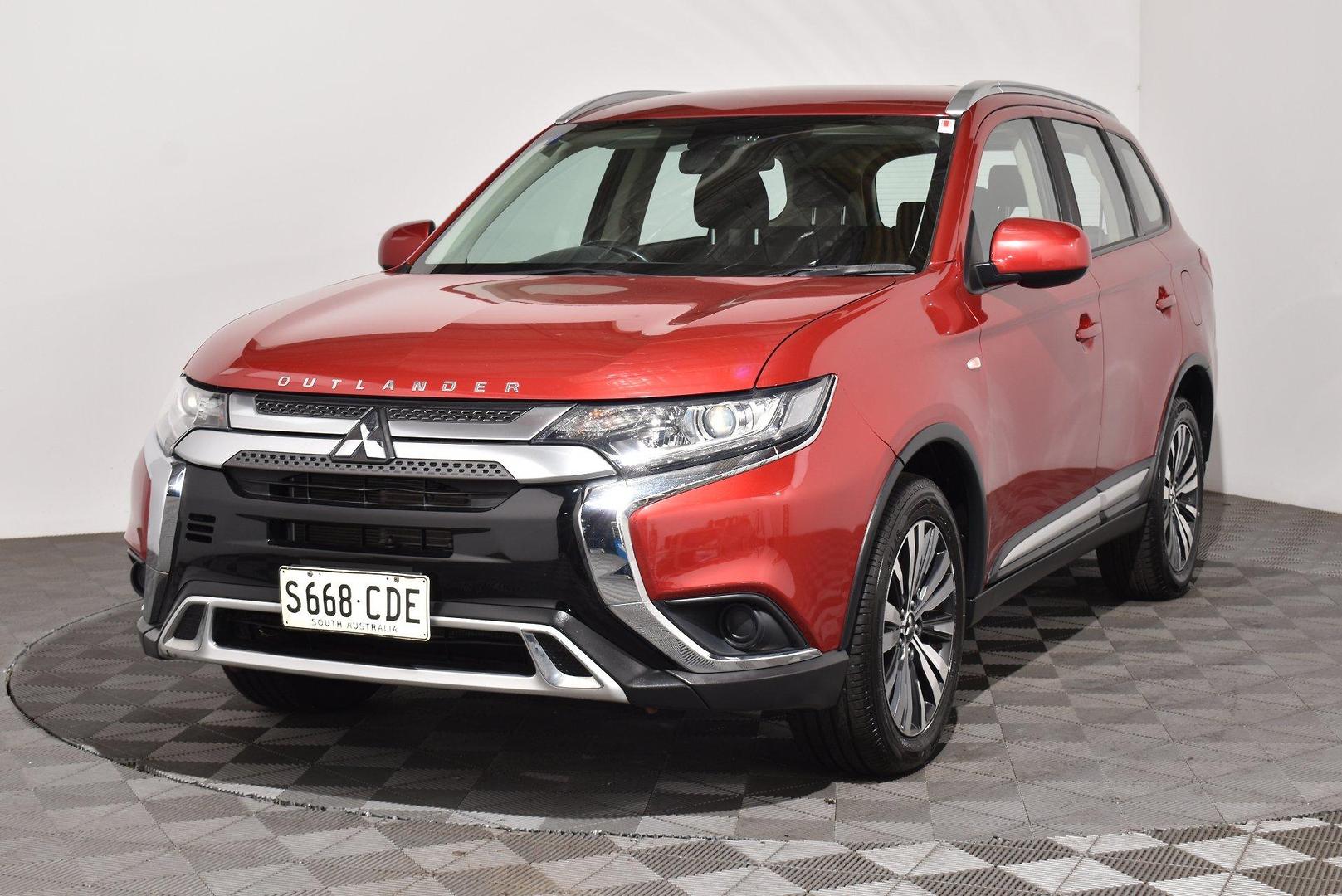 2018 Mitsubishi Outlander ES ADAS — photo 12