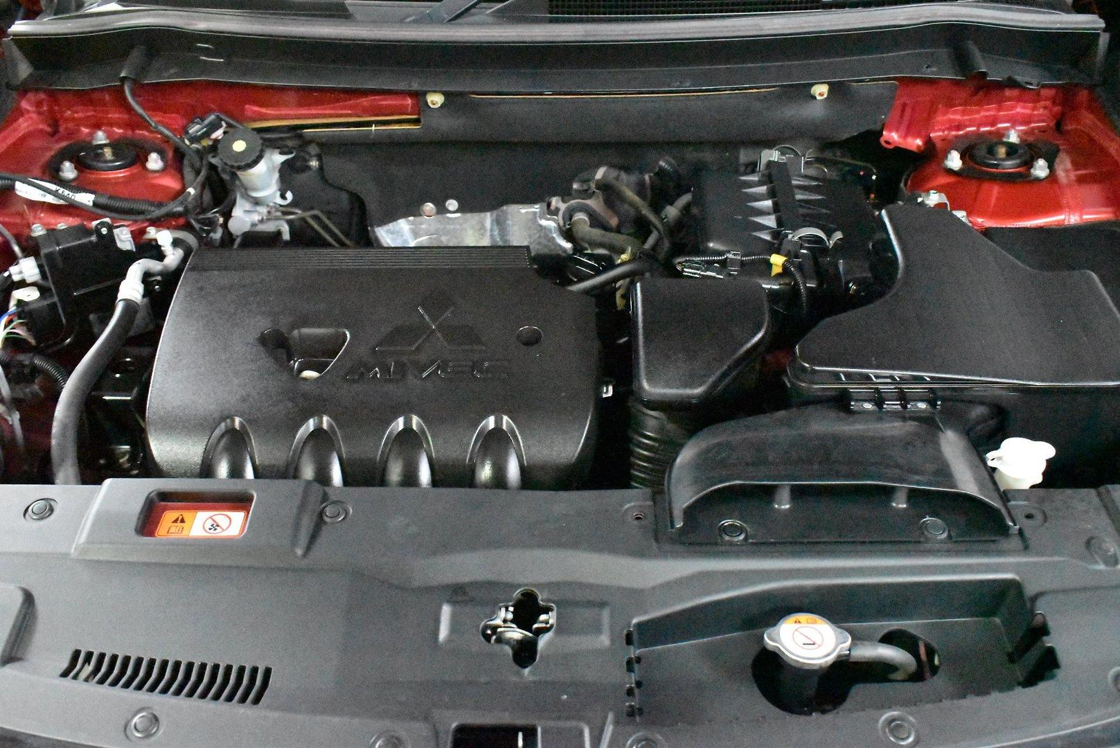 2018 Mitsubishi Outlander ES ADAS — photo 16