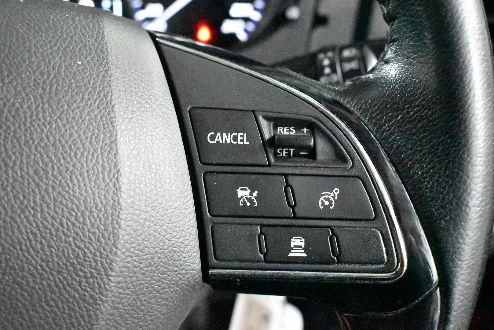 2018 Mitsubishi Outlander ES ADAS — photo 21