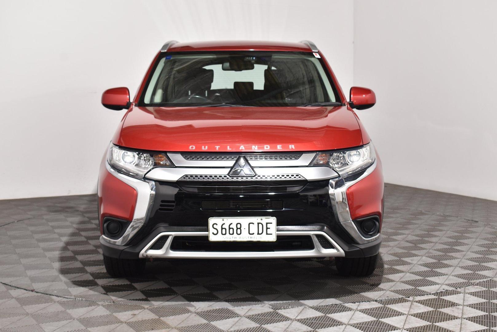 2018 Mitsubishi Outlander ES ADAS — photo 3