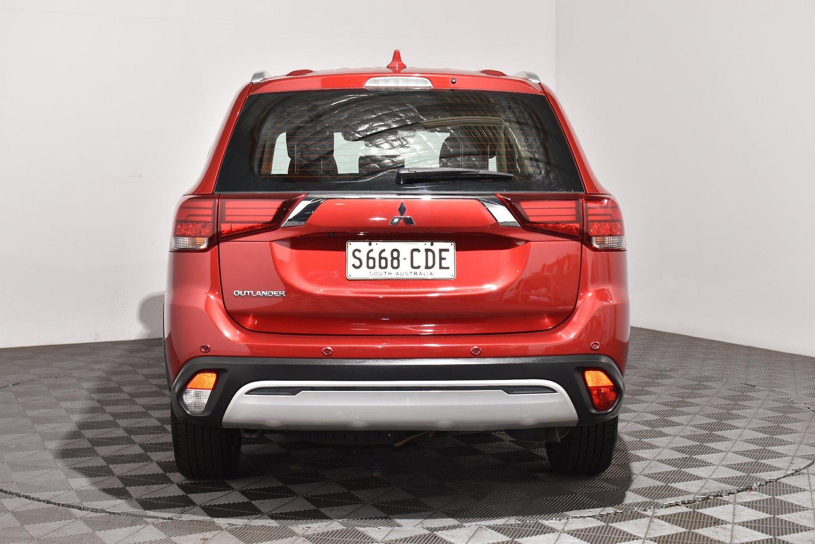 2018 Mitsubishi Outlander ES ADAS — photo 4