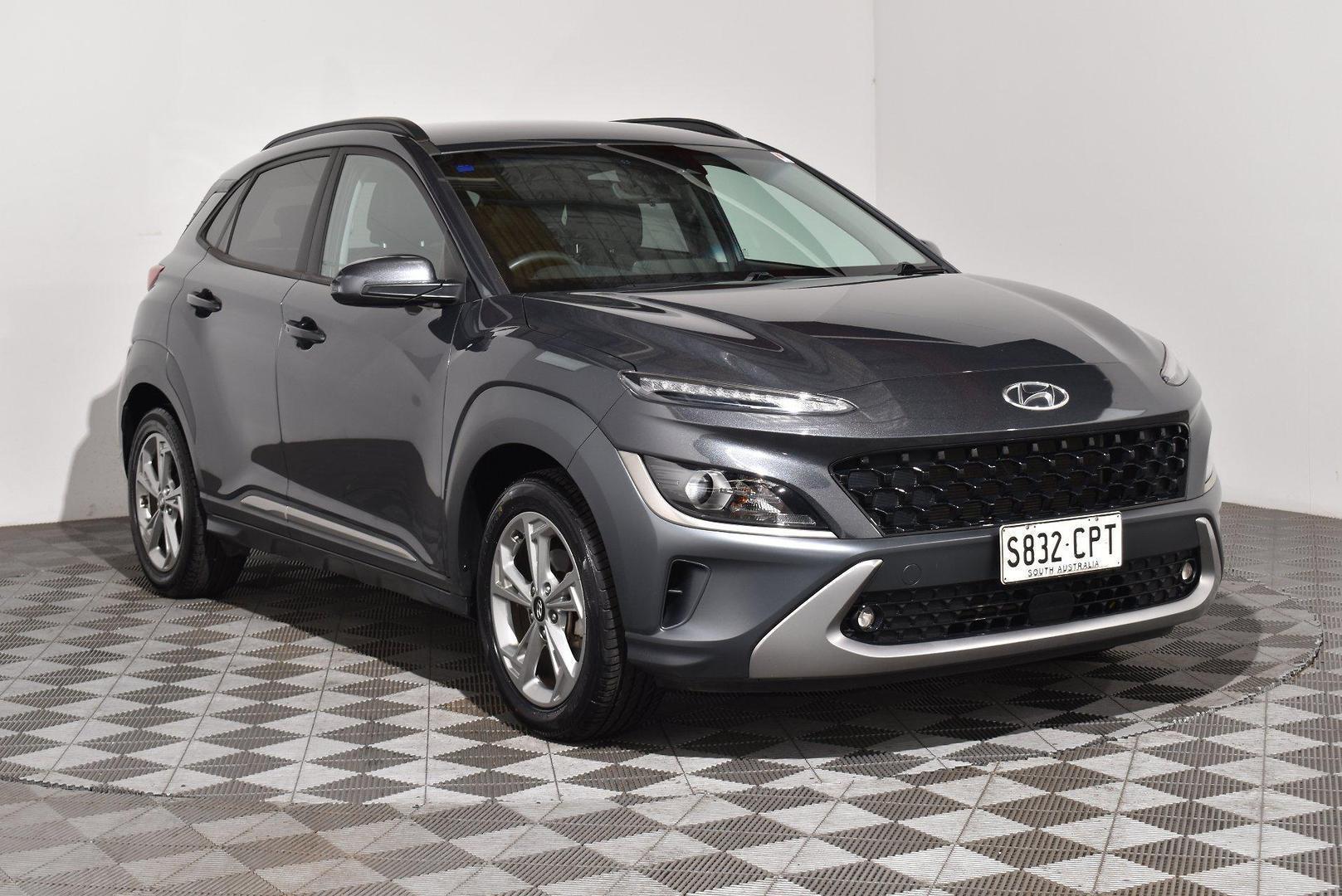 2022 Hyundai Kona Elite — photo 1