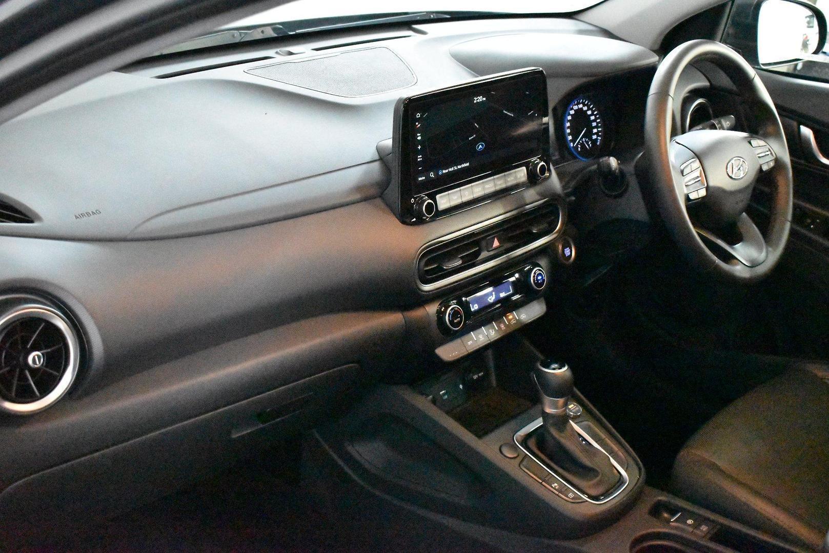 2022 Hyundai Kona Elite — photo 6