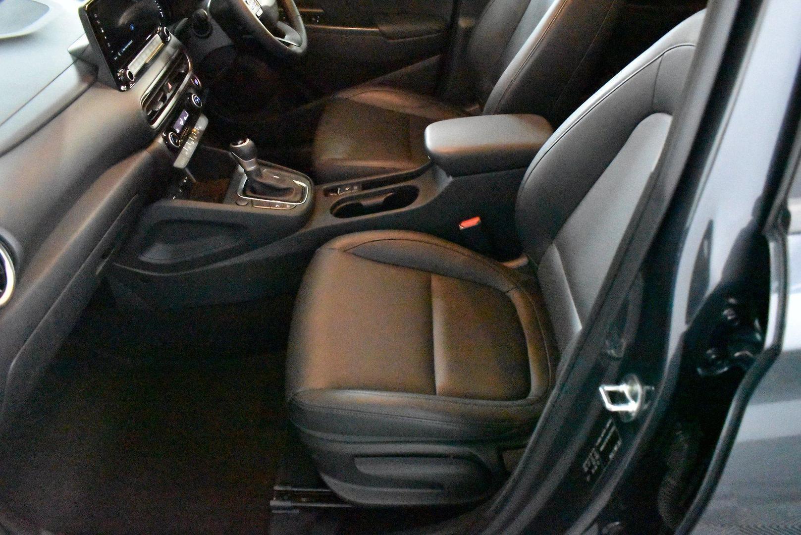 2022 Hyundai Kona Elite — photo 7