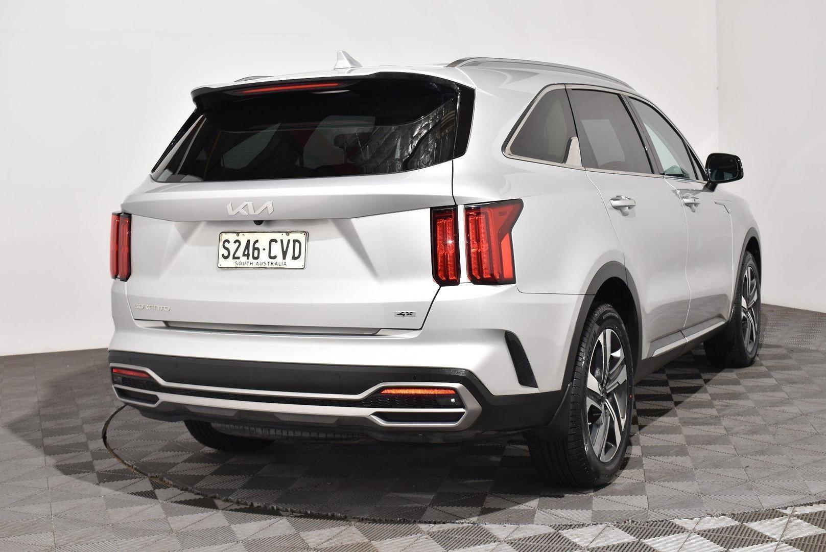 2022 Kia Sorento Sport — photo 13