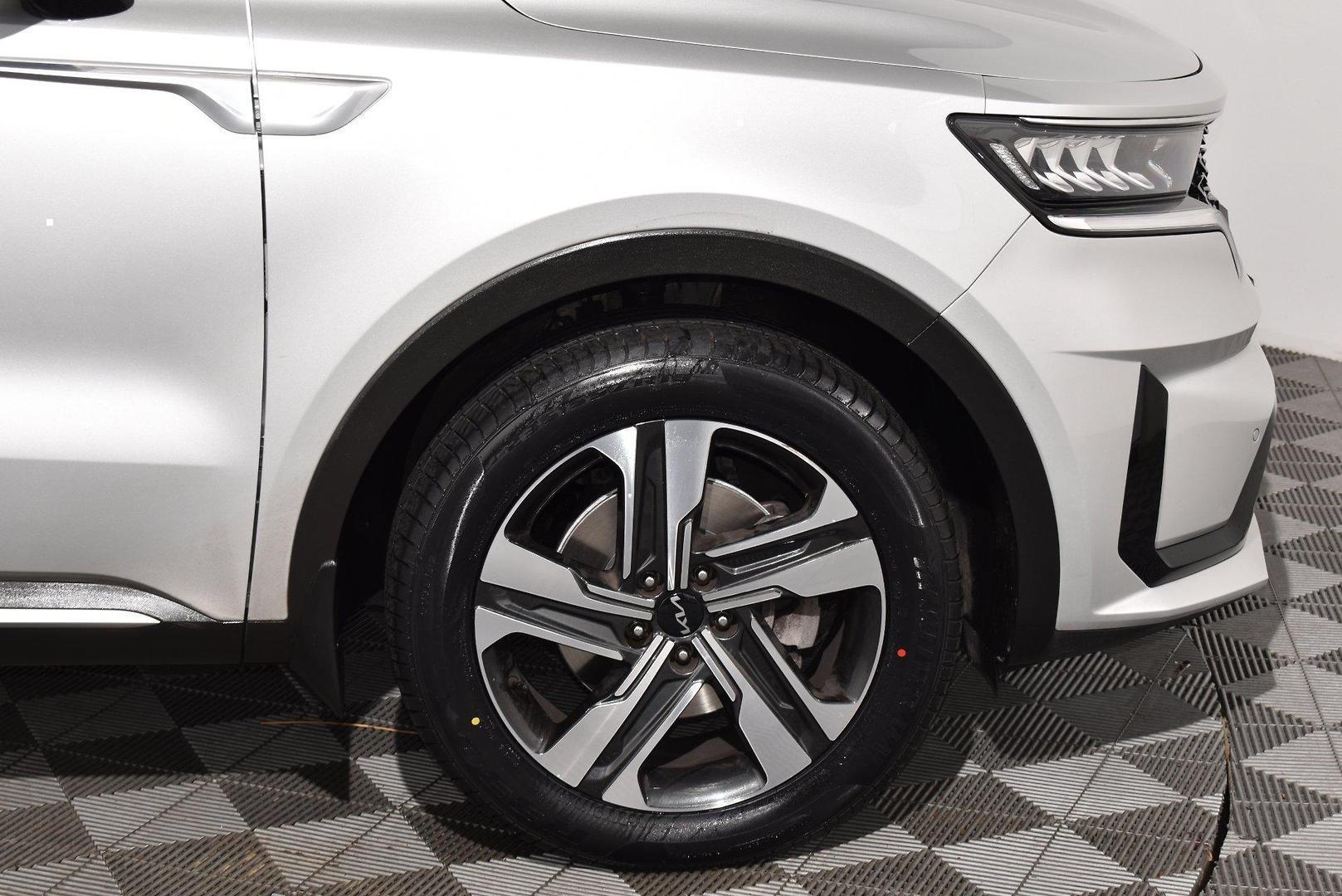 2022 Kia Sorento Sport — photo 17