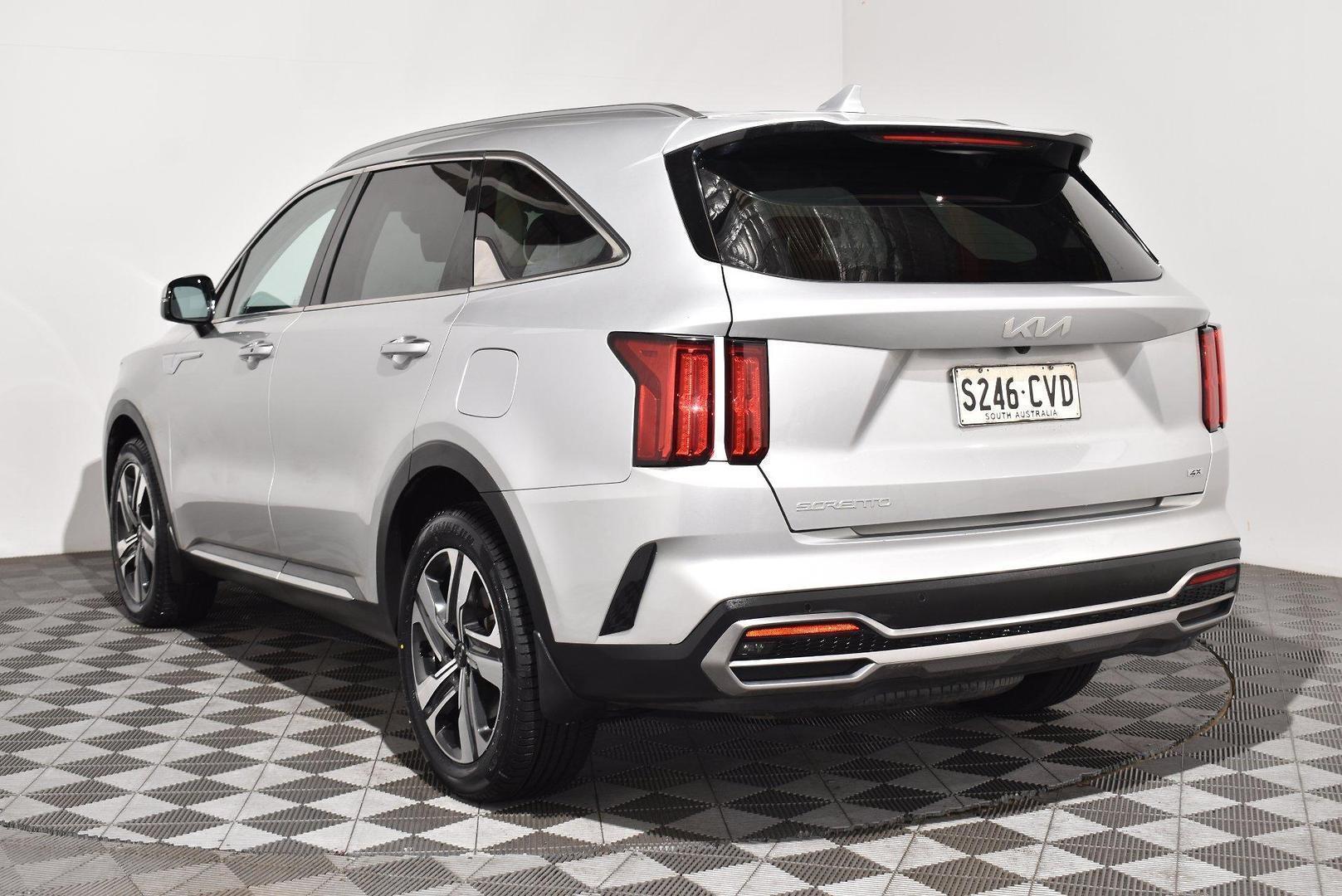 2022 Kia Sorento Sport — photo 2