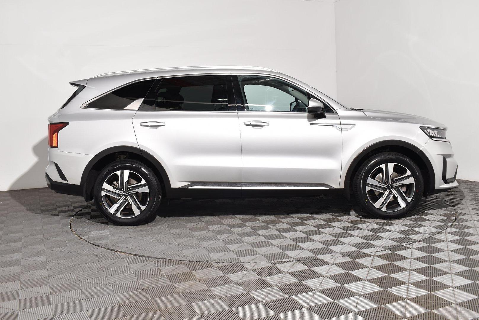 2022 Kia Sorento Sport — photo 9