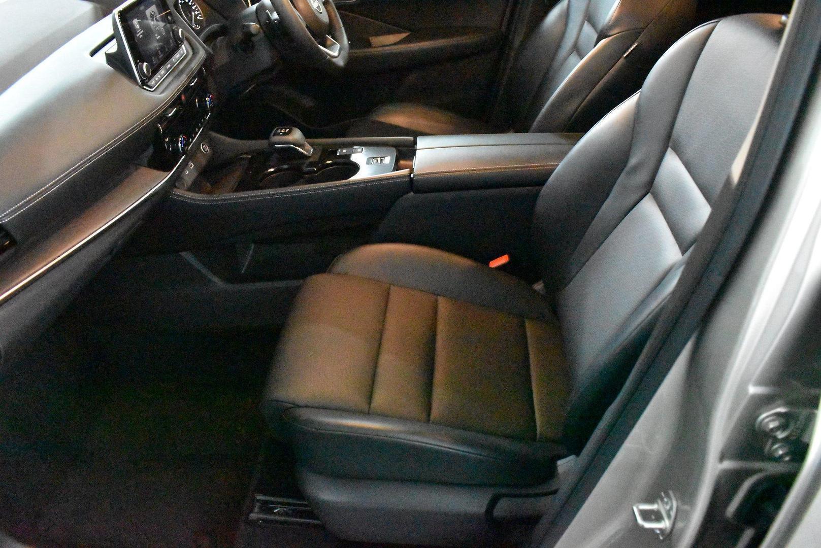 2022 Nissan X-TRAIL STL — photo 7
