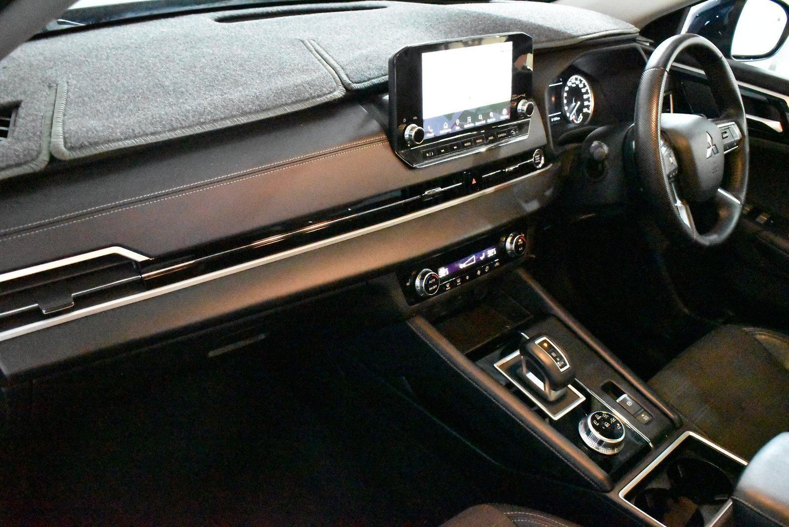 2022 Mitsubishi Outlander Aspire — photo 6
