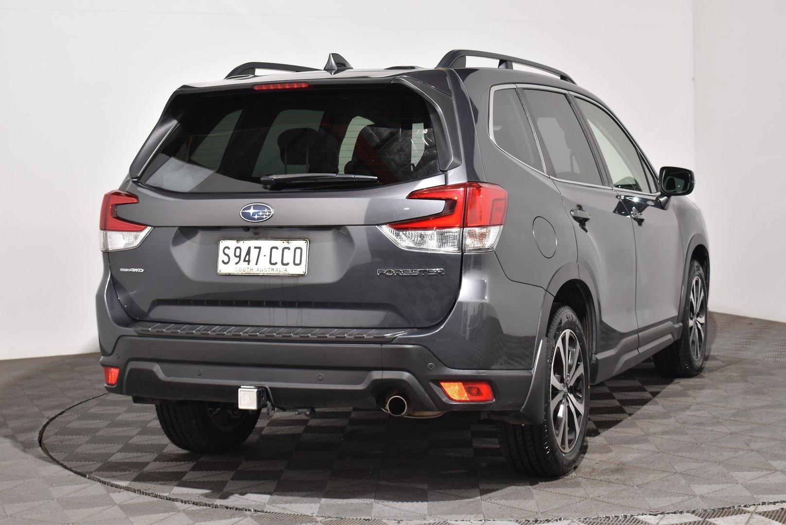 2019 Subaru Forester 25i Premium — photo 14