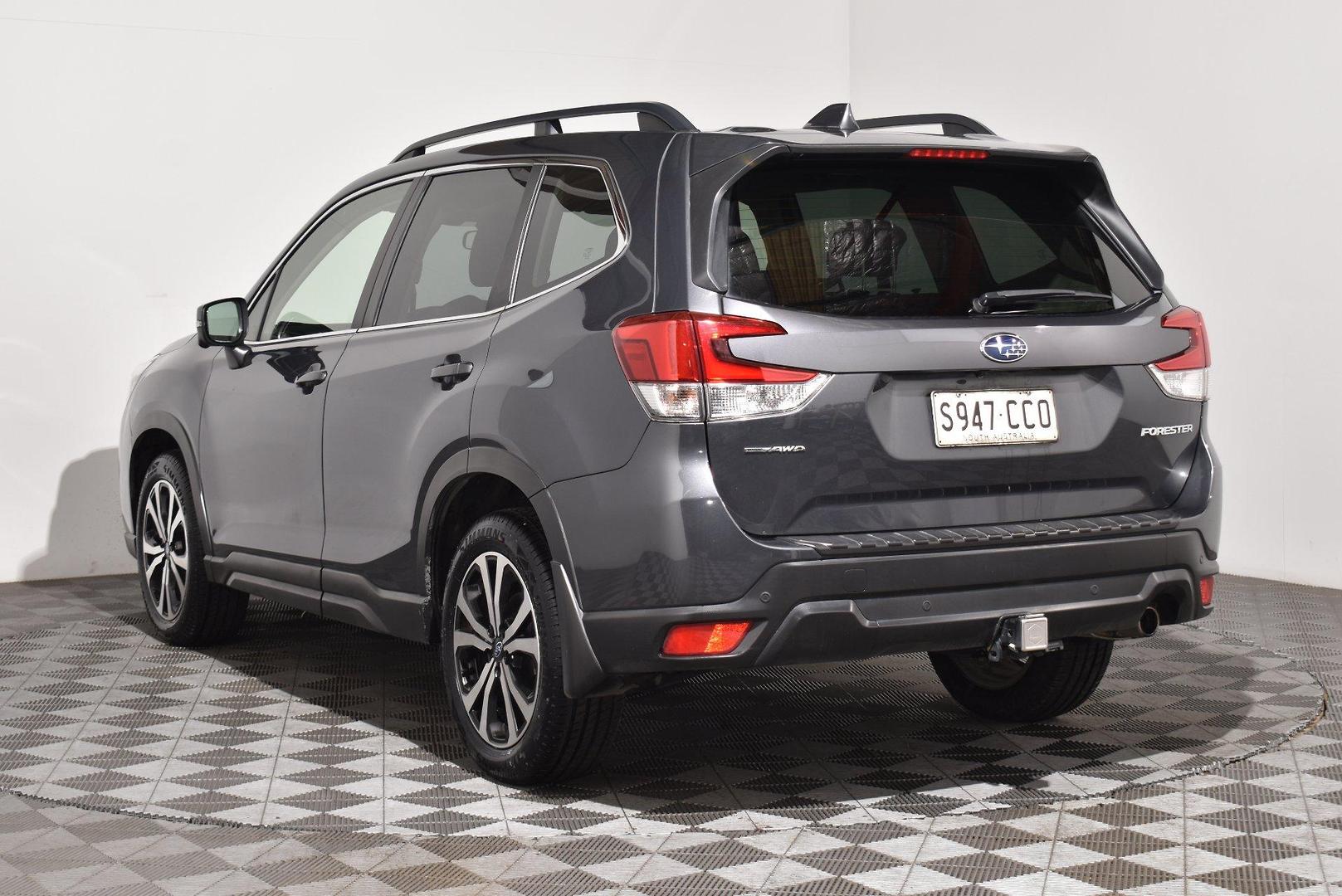 2019 Subaru Forester 25i Premium — photo 2
