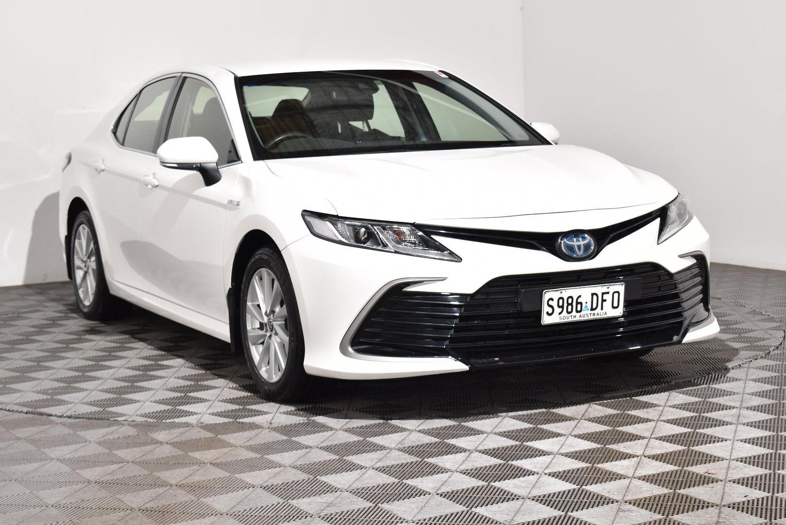 2021 Toyota Camry Ascent — photo 1