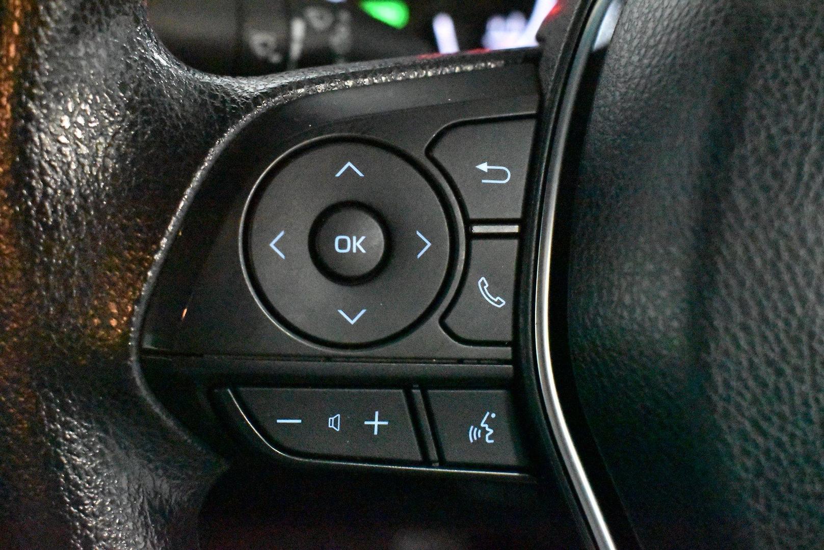 2021 Toyota Camry Ascent — photo 21