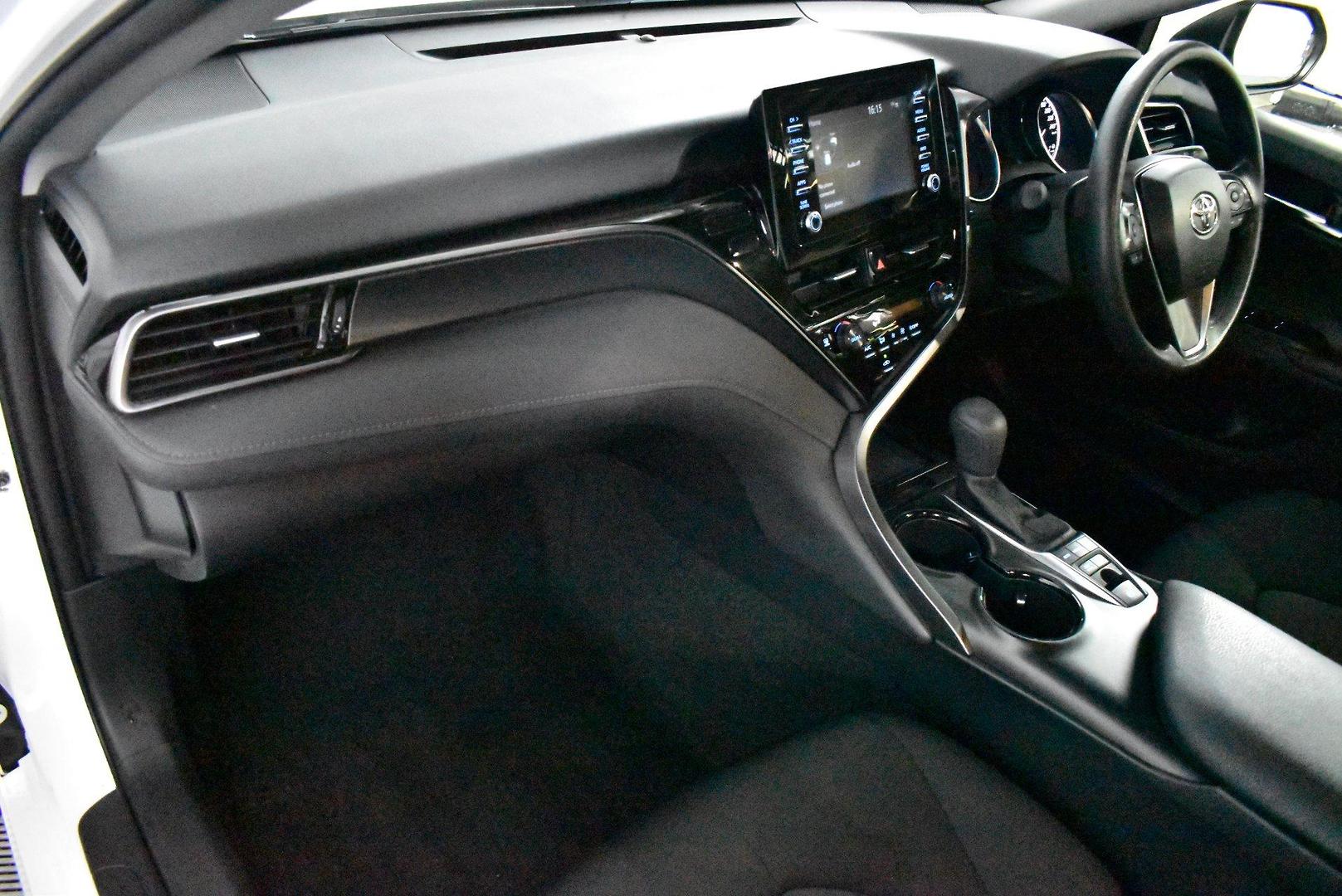 2021 Toyota Camry Ascent — photo 6