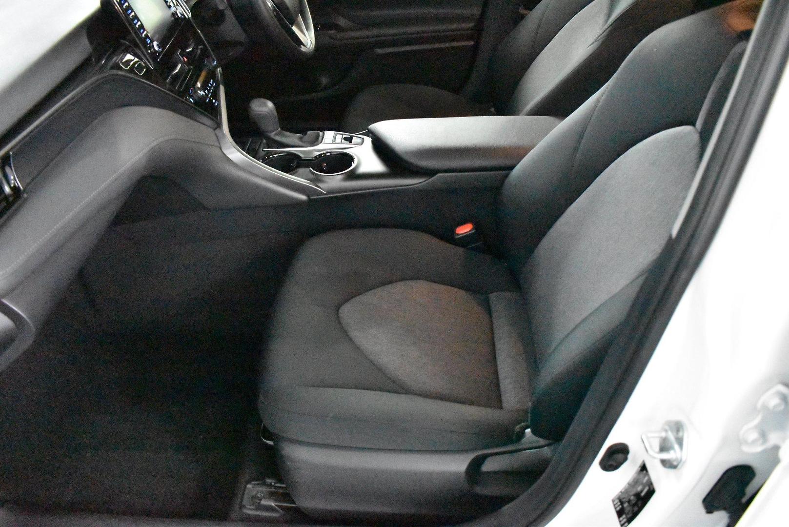 2021 Toyota Camry Ascent — photo 7