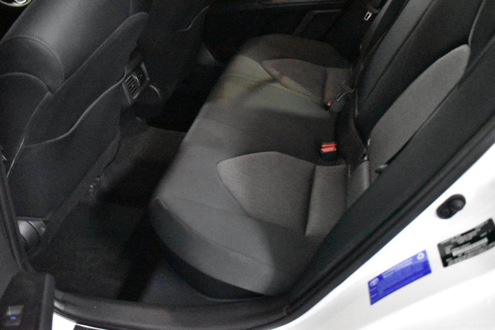 2021 Toyota Camry Ascent — photo 8