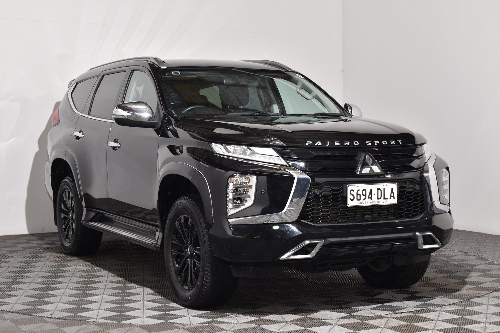 2020 Mitsubishi Pajero Sport Exceed — photo 1