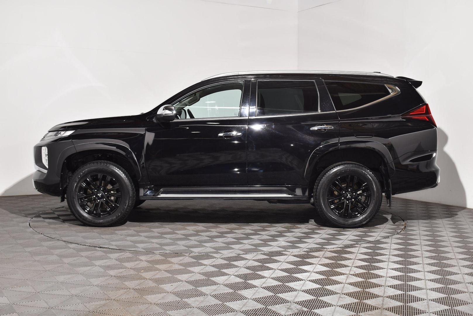 2020 Mitsubishi Pajero Sport Exceed — photo 11