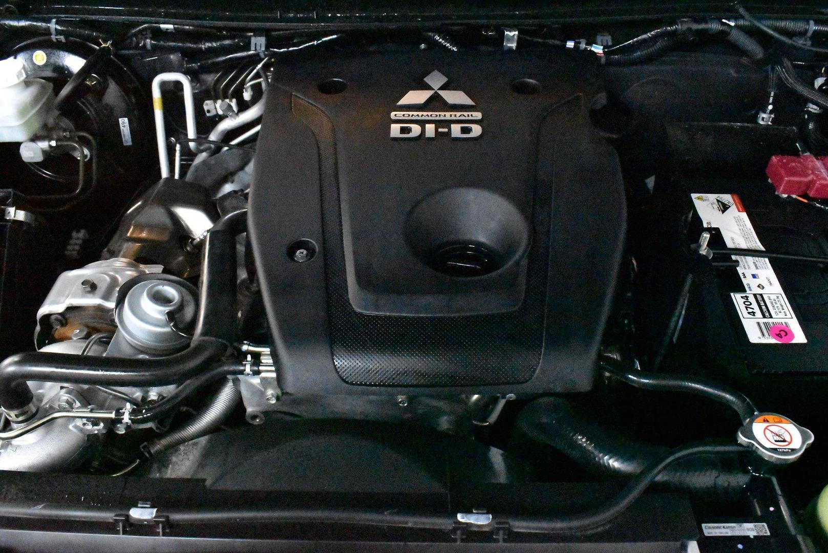 2020 Mitsubishi Pajero Sport Exceed — photo 17