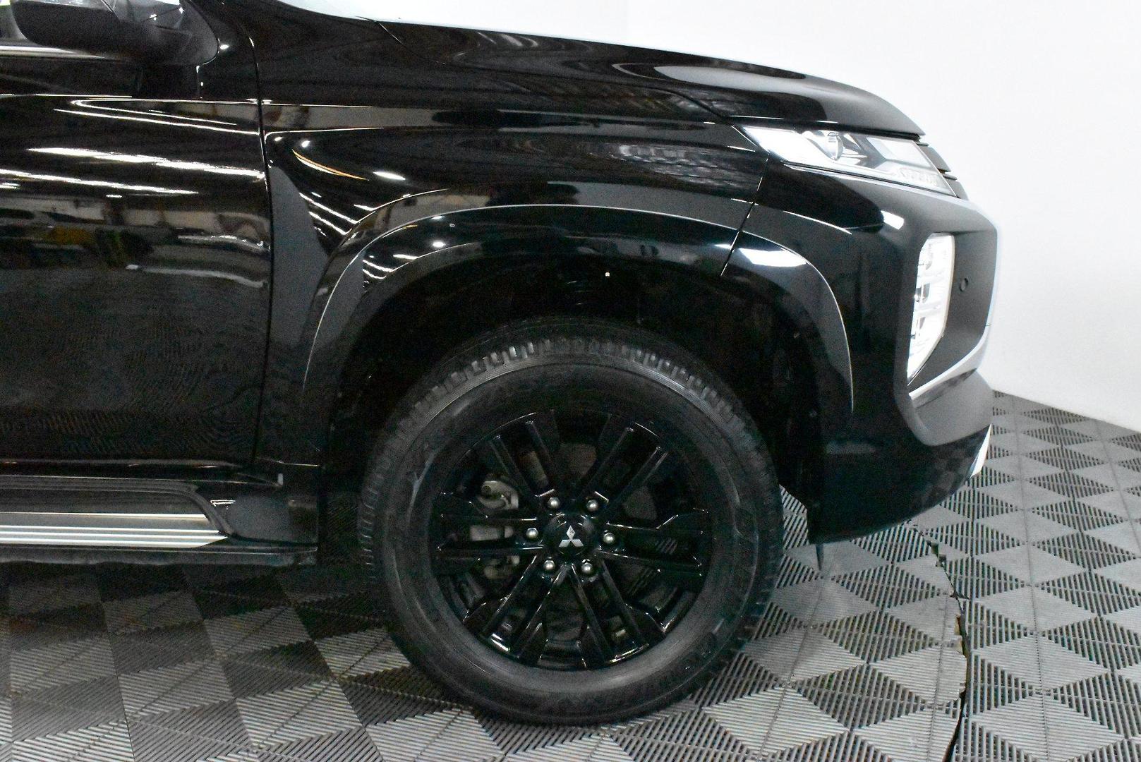 2020 Mitsubishi Pajero Sport Exceed — photo 18