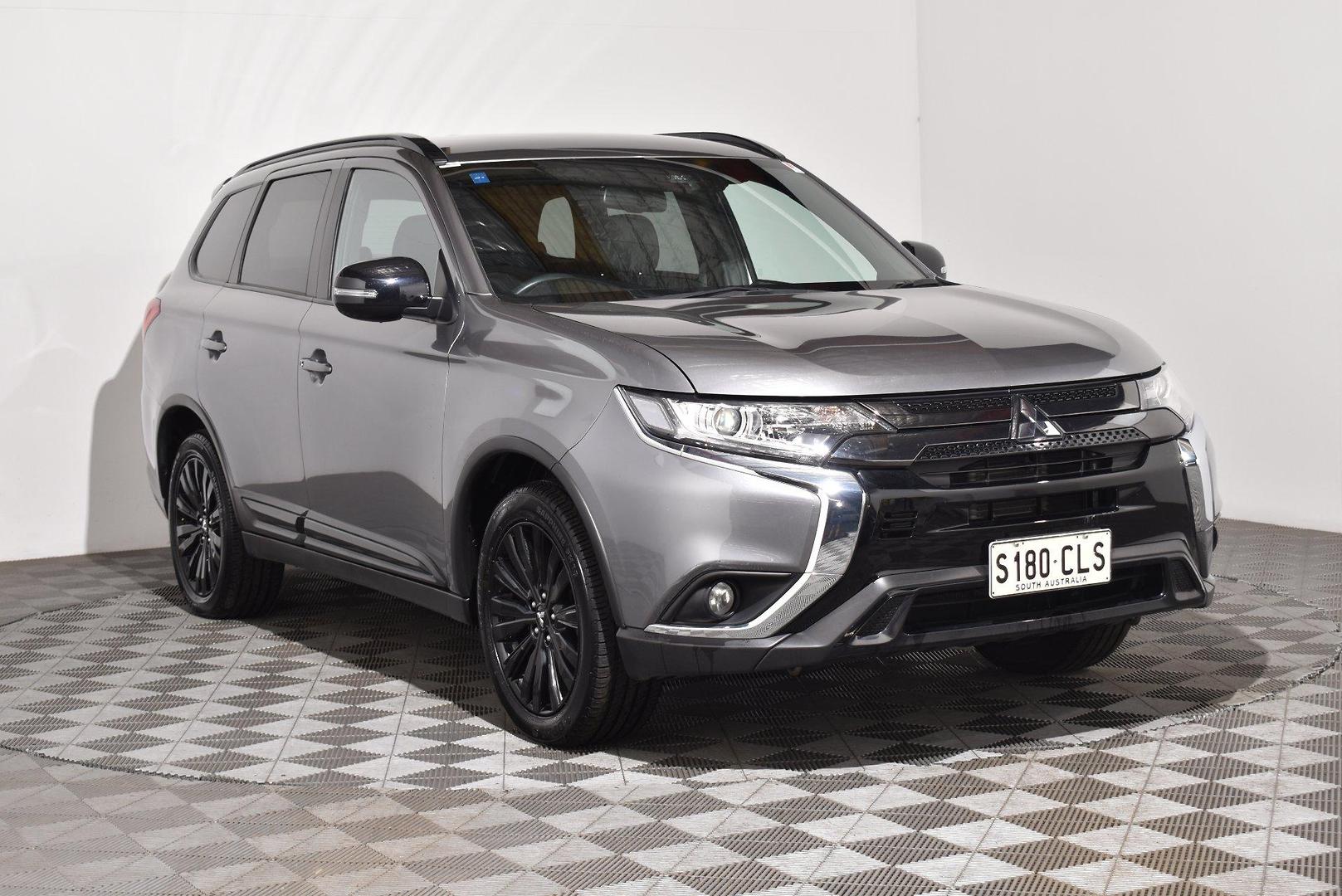 2021 Mitsubishi Outlander Black Edition — photo 1