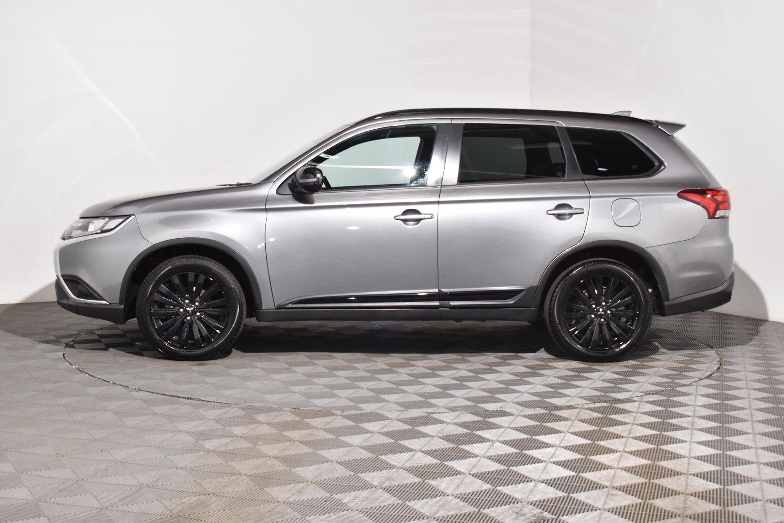 2021 Mitsubishi Outlander Black Edition — photo 11
