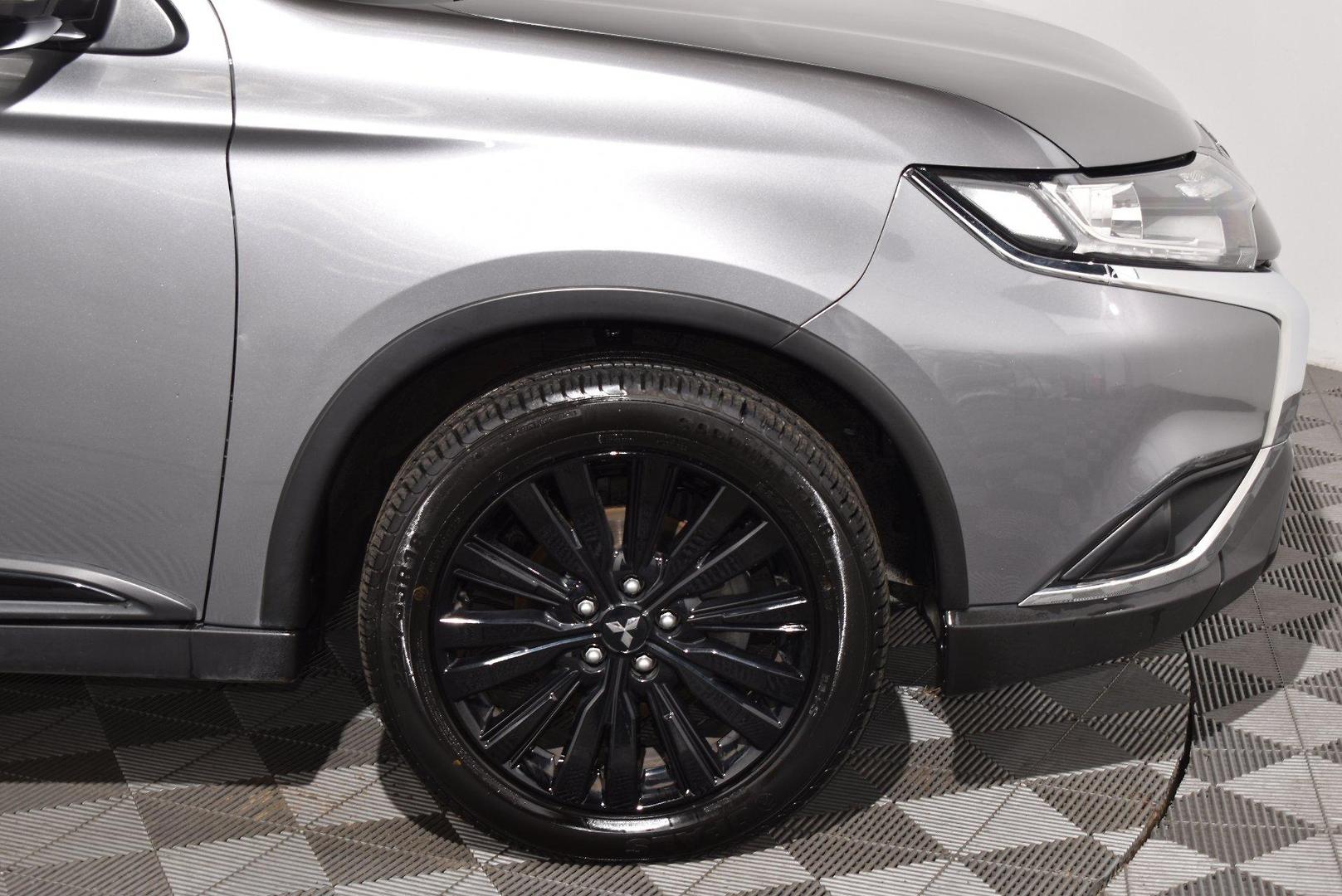 2021 Mitsubishi Outlander Black Edition — photo 18