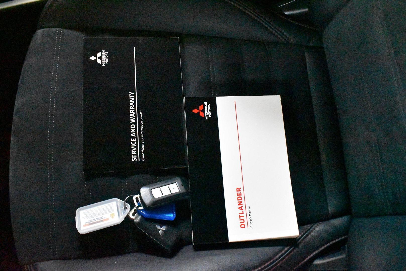 2021 Mitsubishi Outlander Black Edition — photo 25