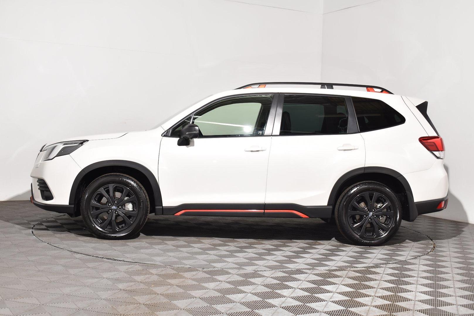 2022 Subaru Forester 25i Sport — photo 11