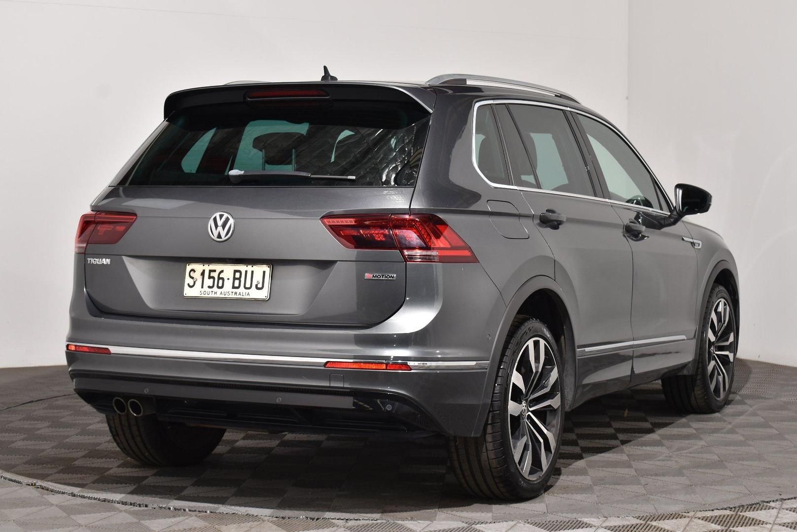 2017 Volkswagen Tiguan 140TDI Highline — photo 14 of 28