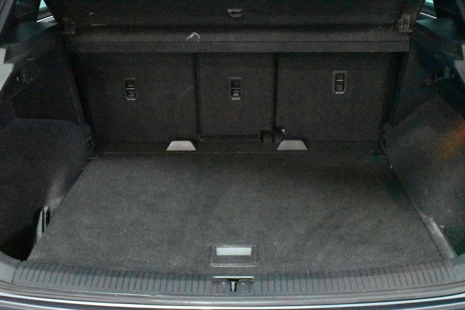 2017 Volkswagen Tiguan 140TDI Highline — photo 16 of 28