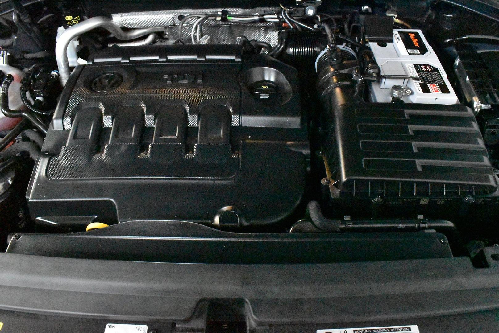 2017 Volkswagen Tiguan 140TDI Highline — photo 17 of 28