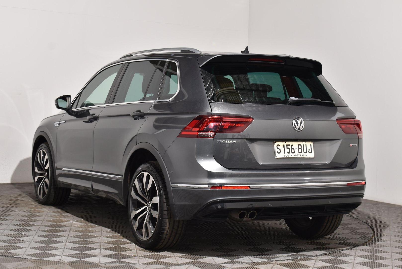 2017 Volkswagen Tiguan 140TDI Highline — photo 2 of 28