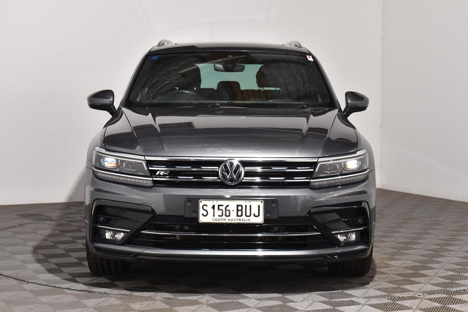 2017 Volkswagen Tiguan 140TDI Highline — photo 3 of 28