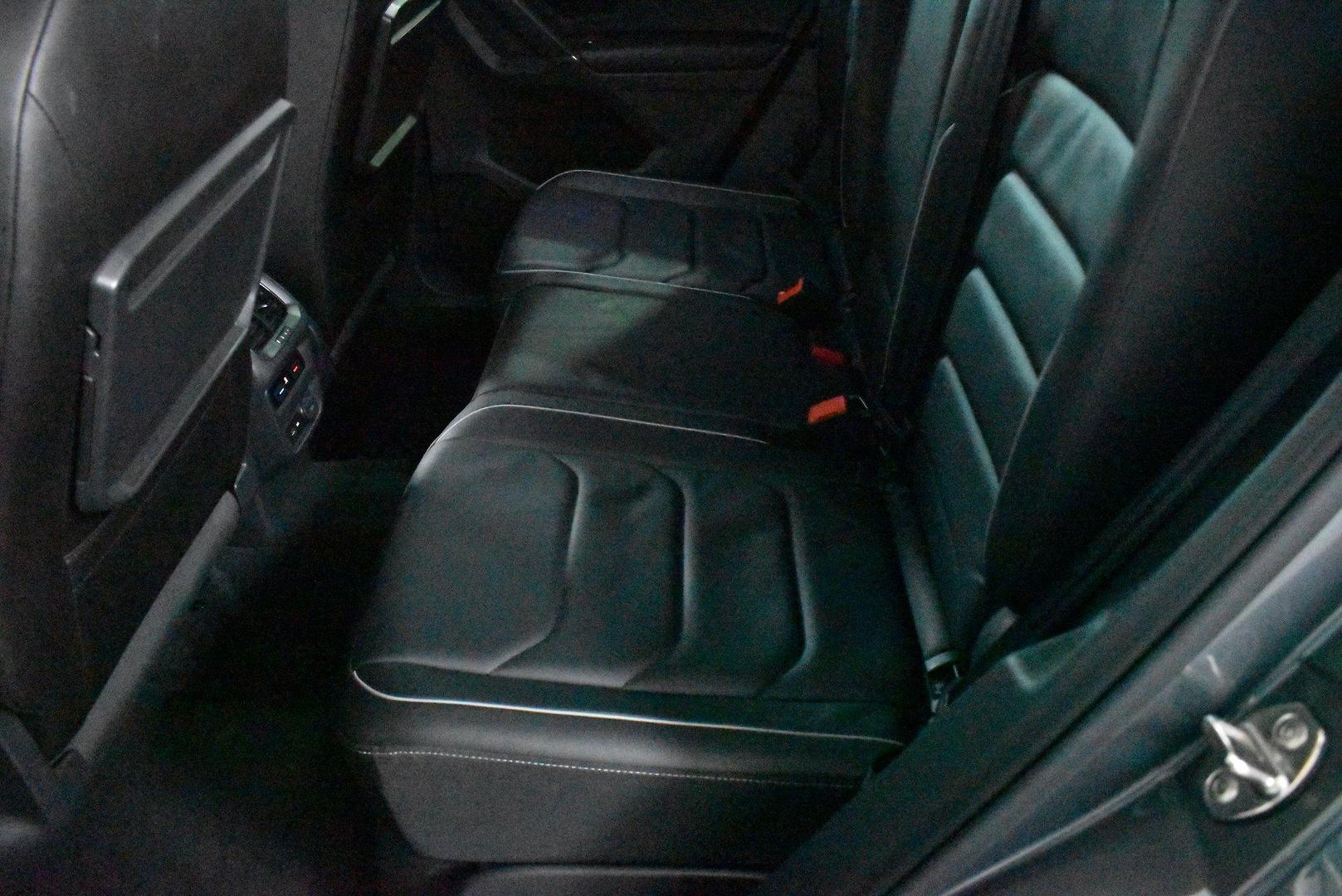 2017 Volkswagen Tiguan 140TDI Highline — photo 8 of 28