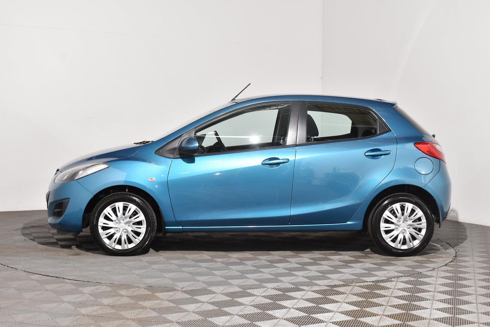 2012 Mazda 2 Neo — photo 11 of 25