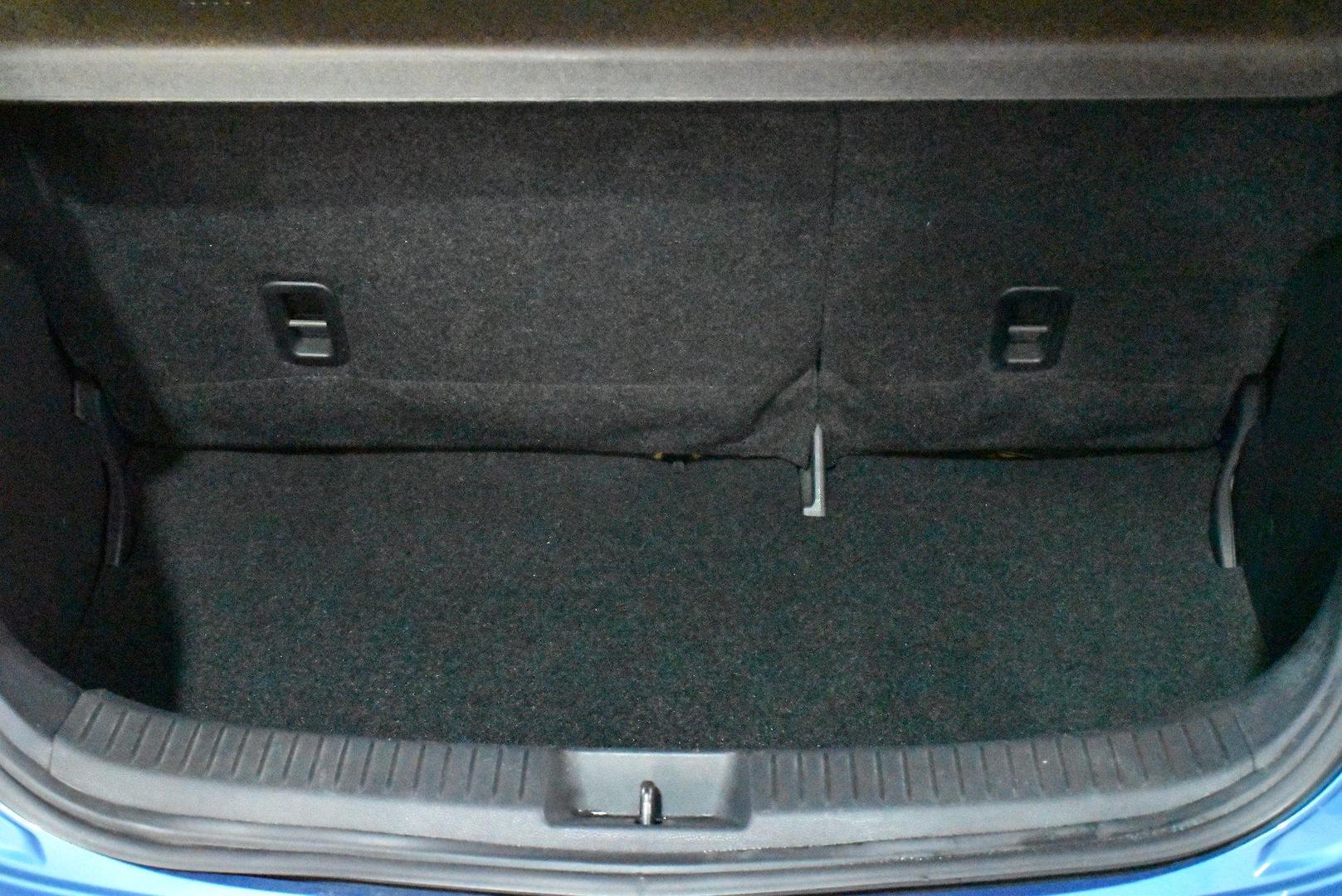 2012 Mazda 2 Neo — photo 16 of 25