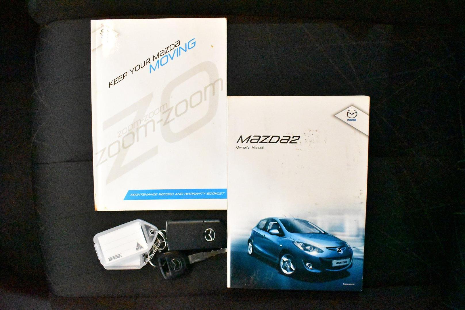 2012 Mazda 2 Neo — photo 24 of 25