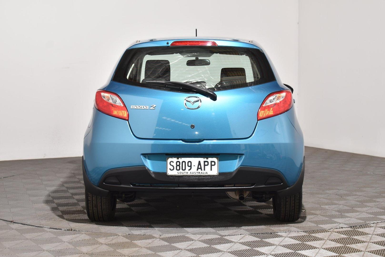 2012 Mazda 2 Neo — photo 4 of 25